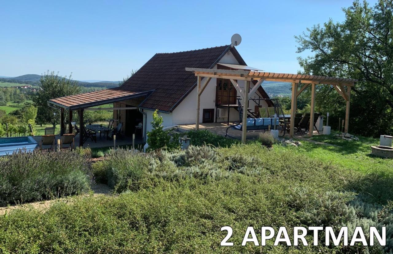 Apartment Pecsely Apartman