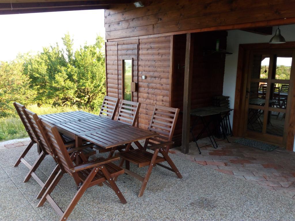 Apartment Pecsely Apartman