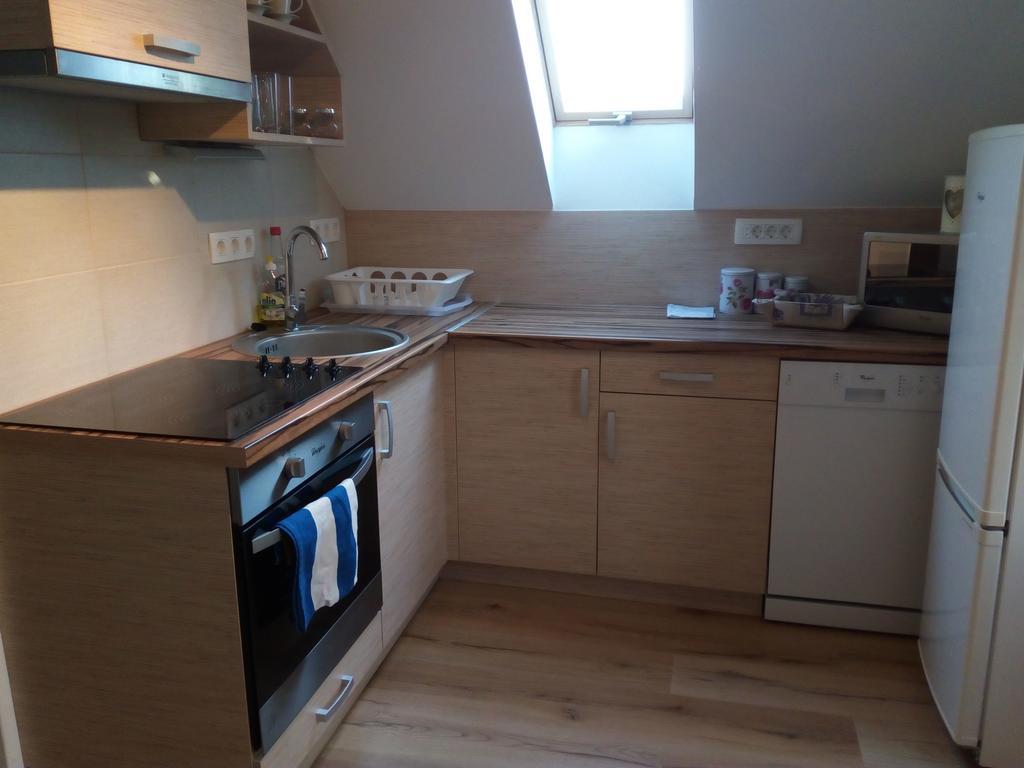 Apartment Pecsely Apartman Pécsely